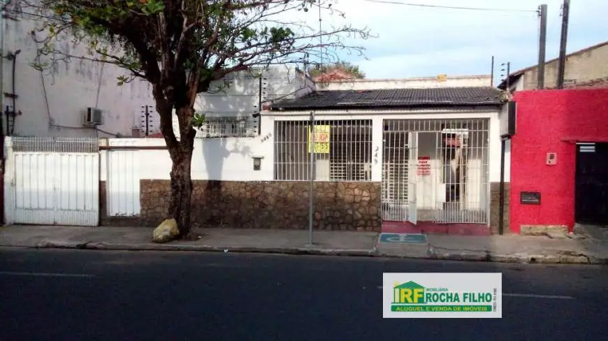 Casa com 3 Quartos para Alugar, 208 m² por R$ 3.000/Mês Rua Coelho de Resende, 249 - Centro, Teresina - PI