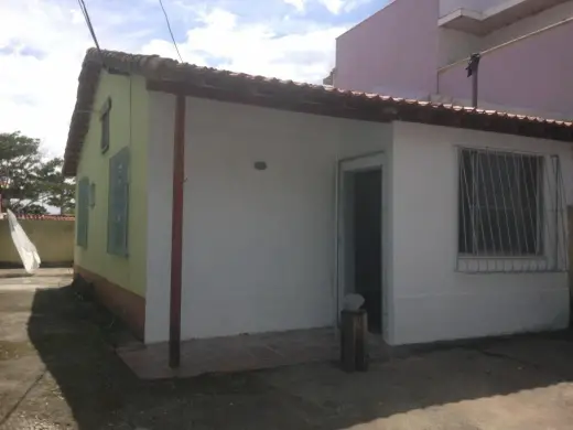 Casa com 2 Quartos para Alugar, 55 m² por R$ 1.000/Mês Nova Macaé, Macaé - RJ