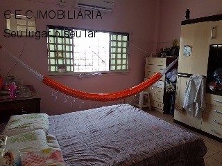 Casa com 4 Quartos para Alugar, 100 m² por R$ 2.800/Mês Centro, Manaus - AM