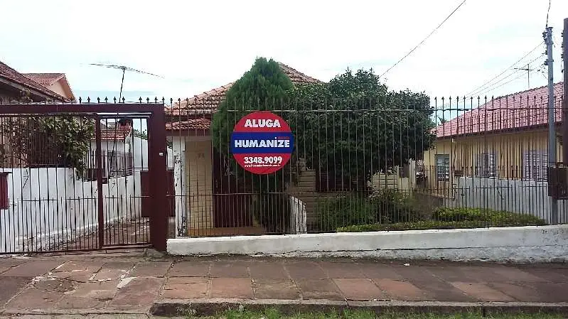 Casa com 2 Quartos para Alugar, 70 m² por R$ 1.500/Mês Rua Cruz e Souza, 70 - Jardim Itú Sabará, Porto Alegre - RS
