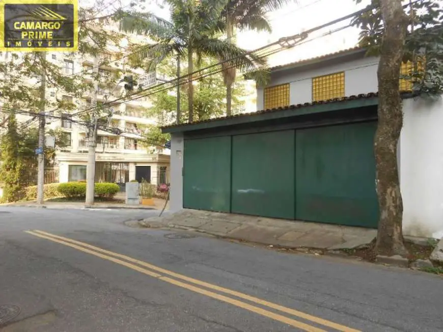 Sobrado com 3 Quartos para Alugar, 207 m² por R$ 4.500/Mês Rua Barão de Campos Gerais, 727 - Real Parque, São Paulo - SP