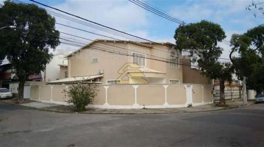 Casa com 5 Quartos para Alugar, 300 m² por R$ 9.000/Mês Rua Camaratuba -  Vila Valqueire, Rio de Janeiro - RJ