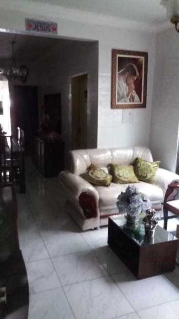 Casa com 2 Quartos para Alugar, 200 m² por R$ 2.000/Mês Rua Bahia - Siqueira Campos, Aracaju - SE