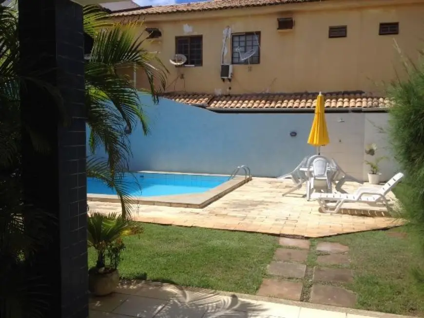 Casa de Condomínio com 3 Quartos para Alugar, 170 m² por R$ 2.500/Mês Praia do Flamengo, Salvador - BA