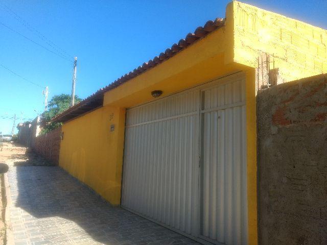 Casa com 2 Quartos à Venda, 150 m² por R$ 200.000 São Jorge, Maceió - AL