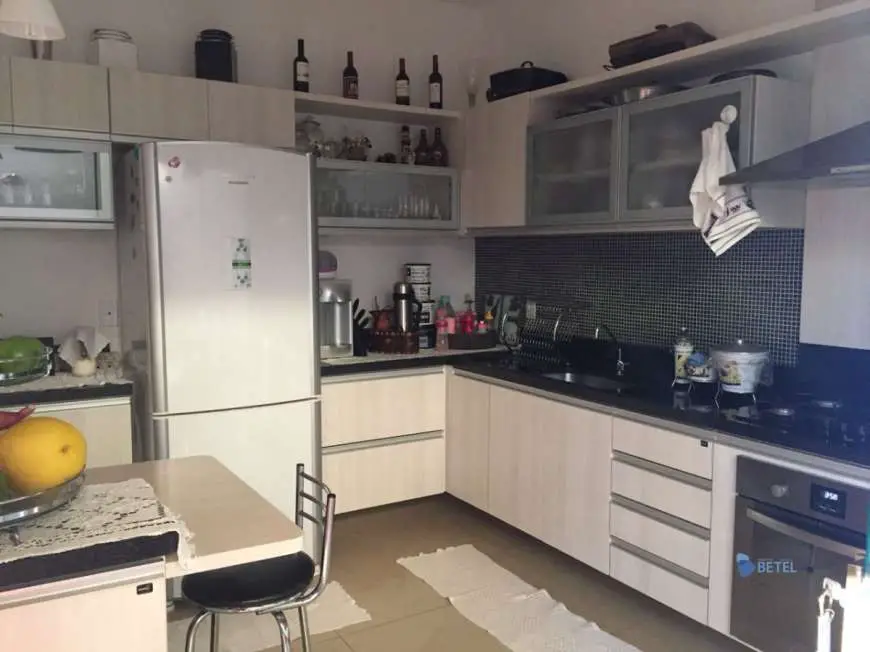 Casa com 3 Quartos à Venda, 177 m² por R$ 590.000 Rua Ediberto Celestino de Oliveira - Vila Planalto, Dourados - MS