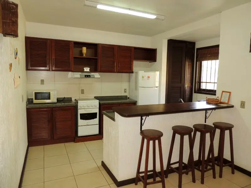 Casa com 3 Quartos para Alugar, 100 m² por R$ 850/Dia Rua das Amendoeiras, 61 - Morrinhos, Garopaba - SC