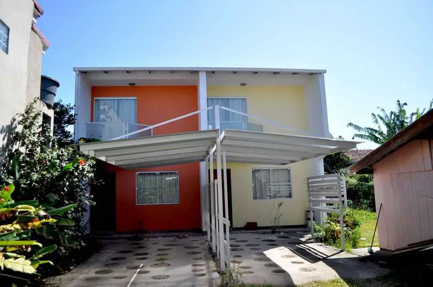 Sobrado com 2 Quartos para Alugar por R$ 1.800/Mês Rua Tereza Lopes - Campeche, Florianópolis - SC