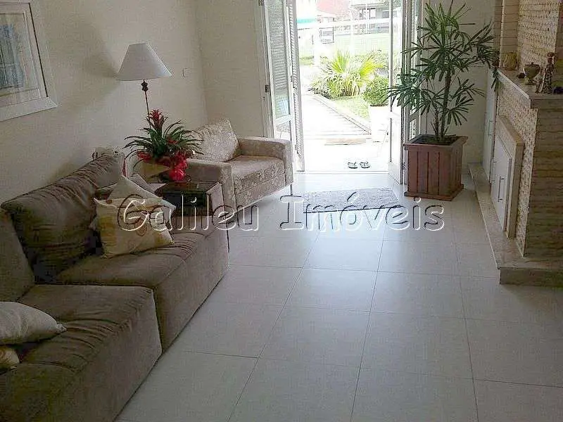 Casa com 4 Quartos para Alugar, 280 m² por R$ 1.100/Dia Avenida Paraguassu, 2293 - Centro, Xangri Lá - RS
