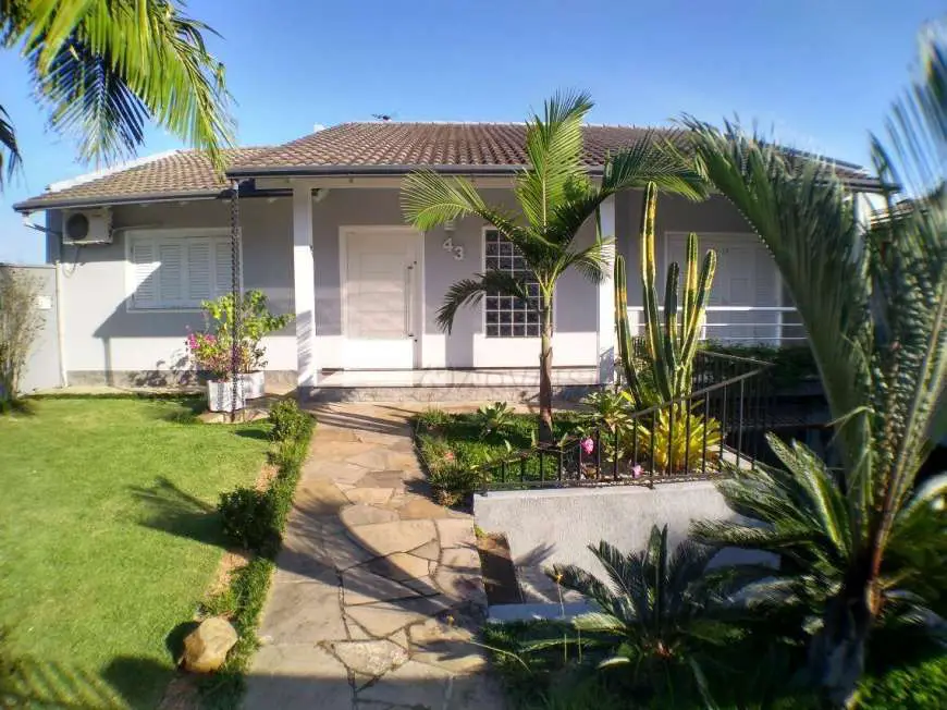 Casa com 3 Quartos à Venda, 227 m² por R$ 426.000 Centenario, Sapiranga - RS