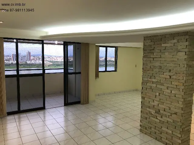 Apartamento com 3 Quartos para Alugar, 120 m² por R$ 1.399/Mês Centro, Juazeiro - BA