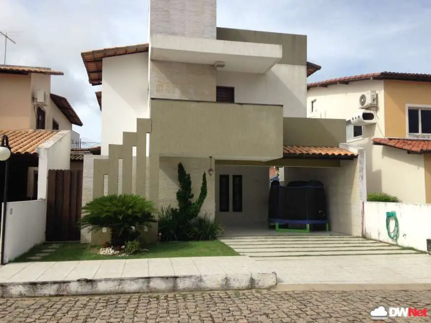 Casa de Condomínio com 4 Quartos para Alugar, 180 m² por R$ 2.800/Mês Rua Doutora Mirian Pinheiro Vieira de Souza - Neópolis, Natal - RN