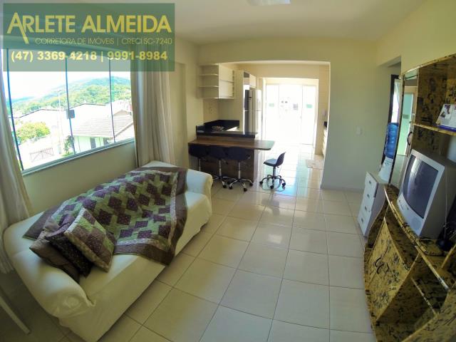 Apartamento com 2 Quartos para Alugar, 100 m² por R$ 250/Dia Rua Medianeira - Perequê, Porto Belo - SC