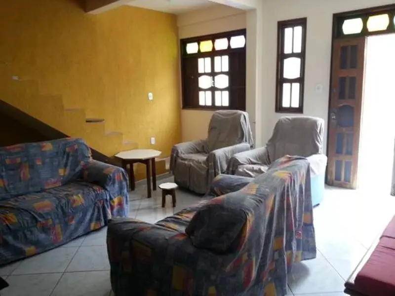Casa com 2 Quartos para Alugar, 80 m² por R$ 2.000/Mês Itapuã, Salvador - BA