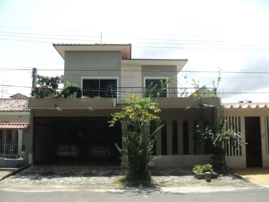 Casa com 5 Quartos à Venda, 350 m² por R$ 1.750.000 Passagem do Arame, 54 H - Pedreira, Belém - PA