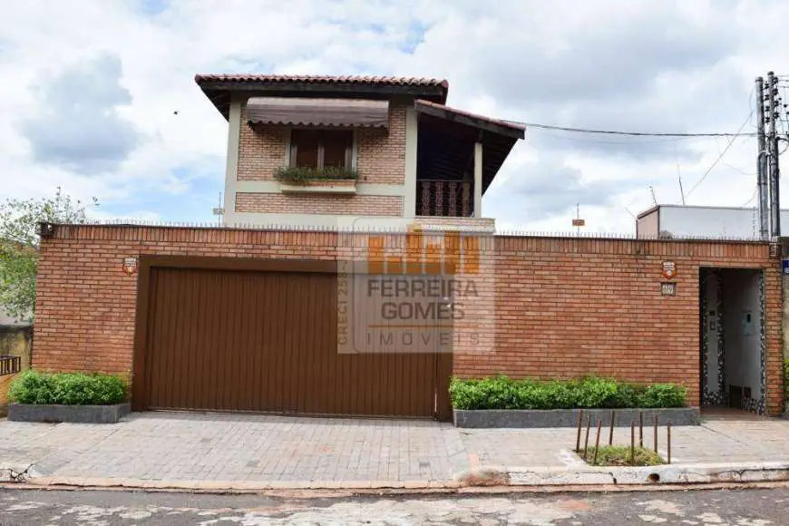 Sobrado com 3 Quartos à Venda, 299 m² por R$ 1.500.000 Rua Fagundes Varela, 69 - Jardim São Bento, Campo Grande - MS