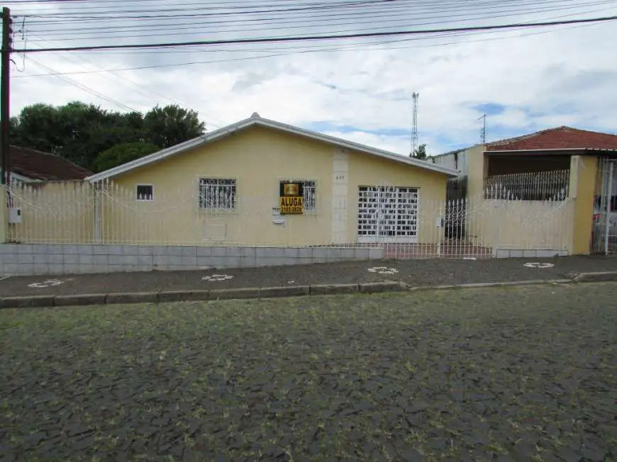 Casa com 3 Quartos para Alugar por R$ 1.000/Mês Rua Palmeira, 427 - Contorno, Ponta Grossa - PR