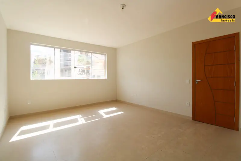 Apartamento com 3 Quartos para Alugar, 90 m² por R$ 990/Mês Rua Alvorada, 600 - Manoel Valinhas, Divinópolis - MG