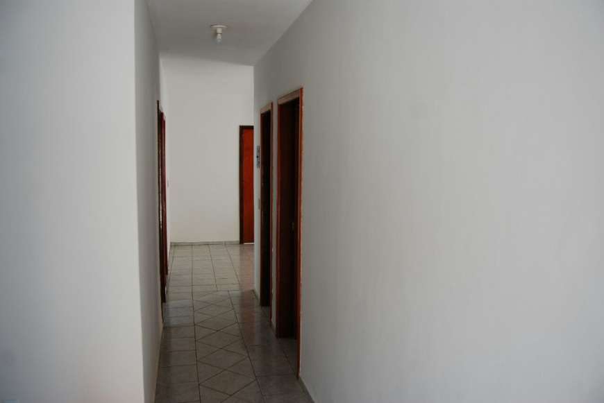 Casa com 3 Quartos para Alugar, 90 m² por R$ 850/Mês Rua K - Setor Progresso, Goiânia - GO