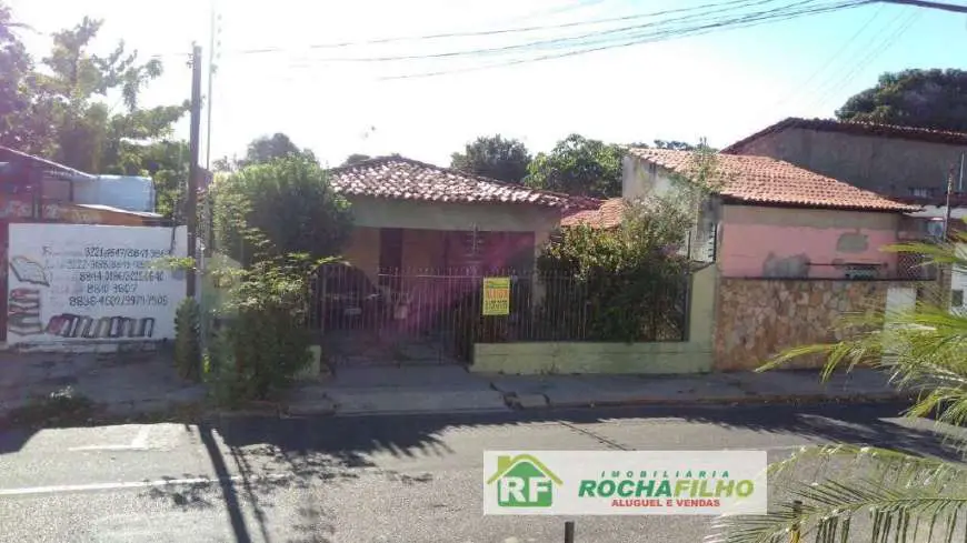 Casa com 3 Quartos para Alugar por R$ 3.500/Mês Rua Anísio de Abreu - Centro, Teresina - PI