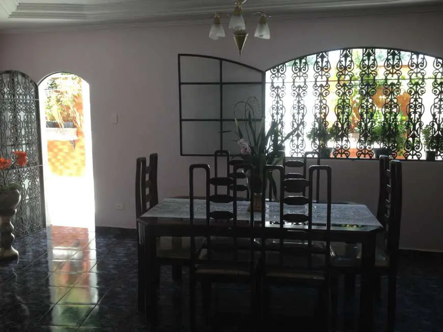 Casa com 3 Quartos à Venda, 182 m² por R$ 550.000 Rua Misael Marçal, 20 - Vila Industrial, São José dos Campos - SP