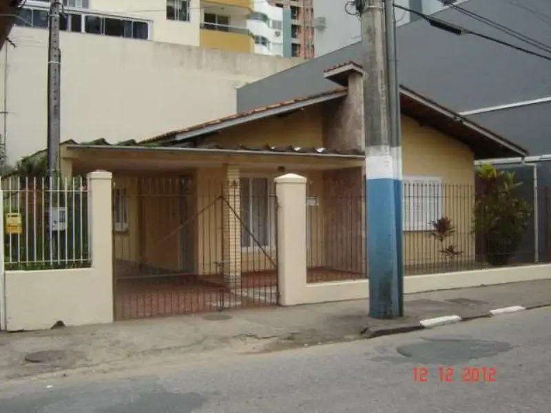 Casa com 4 Quartos para Alugar, 100 m² por R$ 400/Dia Centro, Balneário Camboriú - SC