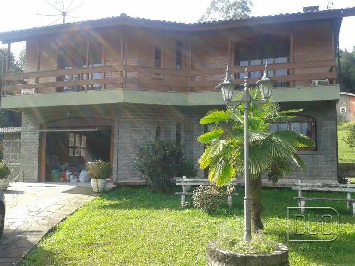 Casa com 3 Quartos à Venda, 284 m² por R$ 1.900.000 Centro, Flores da Cunha - RS