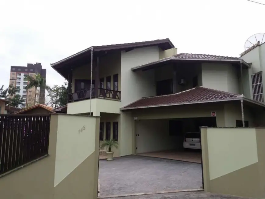Casa com 3 Quartos à Venda, 340 m² por R$ 650.000 Vila Lenzi, Jaraguá do Sul - SC