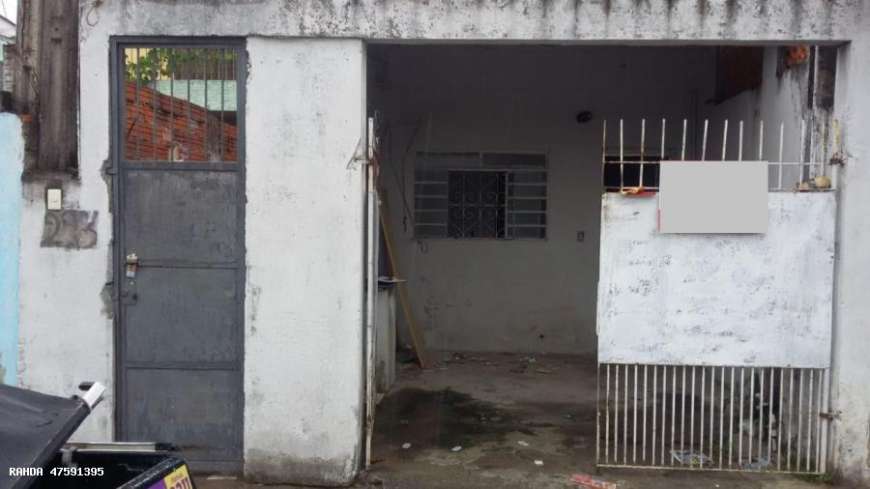 Casa à Venda por R$ 180.000 Rua Antônio Francisco dos Santos - Parque Maria Helena, Suzano - SP