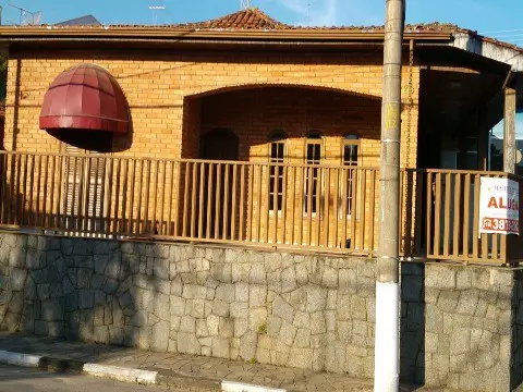 Sobrado com 3 Quartos à Venda, 341 m² por R$ 650.000 Vila Pasti, Louveira - SP