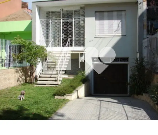 Casa com 4 Quartos à Venda, 256 m² por R$ 1.890.000 Avenida da Azenha, 1525 - Azenha, Porto Alegre - RS