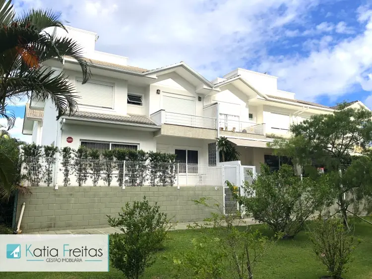 Casa com 3 Quartos à Venda, 220 m² por R$ 1.580.000 Rua das Piraúnas, 856 - Jurerê Internacional, Florianópolis - SC