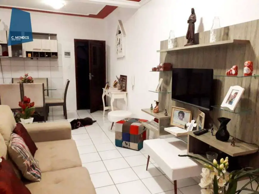 Apartamento com 2 Quartos para Alugar, 79 m² por R$ 820/Mês Presidente Kennedy, Fortaleza - CE