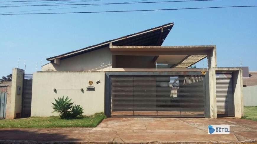 Casa com 3 Quartos à Venda, 232 m² por R$ 690.000 Rua Antônio Spoladore, 121 - Parque Alvorada, Dourados - MS