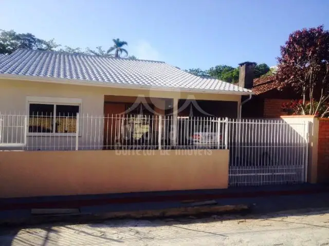 Casa com 3 Quartos para Alugar, 150 m² por R$ 880/Dia Rua João Luiz da Silva Brito, 75 - Canasvieiras, Florianópolis - SC