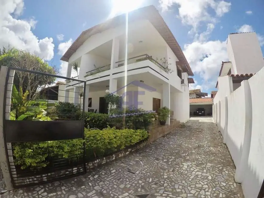 Casa de Condomínio com 5 Quartos à Venda, 396 m² por R$ 920.000 Avenida Fernandes Lima - Gruta de Lourdes, Maceió - AL