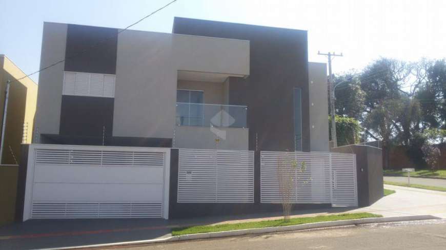 Sobrado com 3 Quartos à Venda, 188 m² por R$ 629.998 Rua Itajubá - São Francisco, Campo Grande - MS