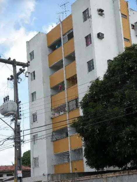 Apartamento com 3 Quartos à Venda, 77 m² por R$ 270.000 Rua Padre Rodrigues Campelo, 135 - Engenho do Meio, Recife - PE