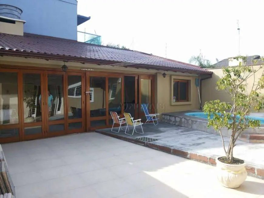 Casa com 3 Quartos à Venda, 269 m² por R$ 958.000 Centro, Sapiranga - RS