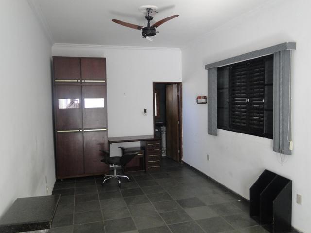 Casa com 4 Quartos à Venda, 560 m² por R$ 750.000 Rua Trinidad e Tobago, 47 - Jardim Califórnia, Cuiabá - MT