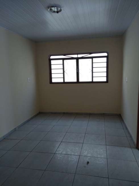 Casa com 3 Quartos para Alugar, 150 m² por R$ 1.300/Mês Vila Ercilia, São José do Rio Preto - SP