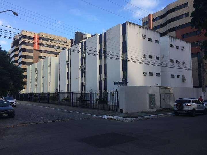 Apartamento com 2 Quartos à Venda, 57 m² por R$ 200.000 Rua Deputado Rubens Canuto, 119 - Ponta Verde, Maceió - AL