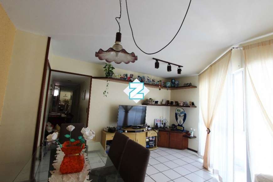 Apartamento com 2 Quartos à Venda, 77 m² por R$ 300.000 Rua Sen. Rui Palmeira, 647 - Ponta Verde, Maceió - AL