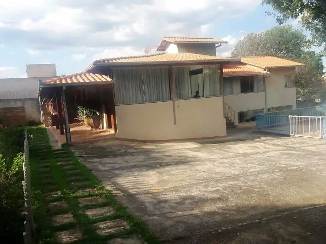 Chácara com 2 Quartos à Venda, 240 m² por R$ 730.000 Rua dos Beija-Flores - Solar do Madeira, Contagem - MG