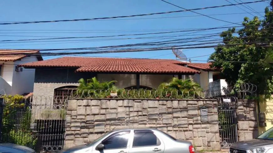 Casa de Condomínio com 4 Quartos à Venda, 528 m² por R$ 2.500.000 Enseada do Suá, Vitória - ES