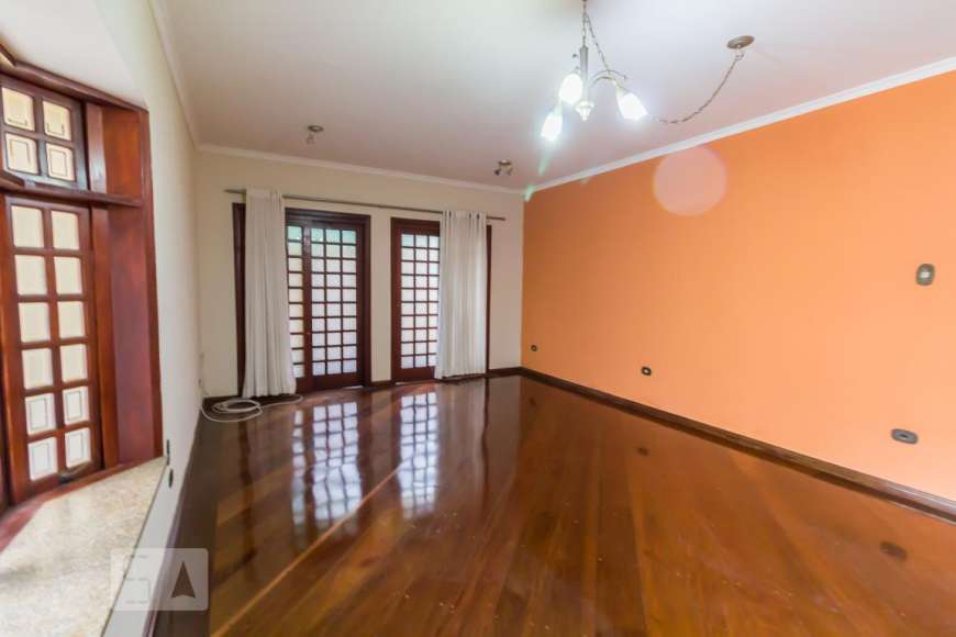 Casa com 4 Quartos para Alugar, 150 m² por R$ 3.000/Mês Rua Sansão Alves dos Santos, 38 - Vila Augusta, Guarulhos - SP