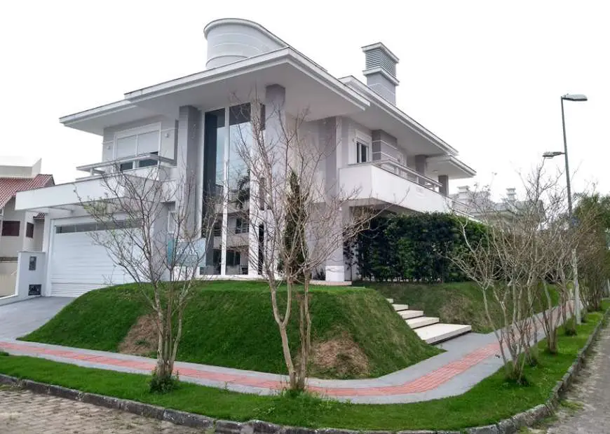 Casa com 3 Quartos para Alugar, 332 m² por R$ 4.500/Dia Avenida dos Dourados - Jurerê Internacional, Florianópolis - SC