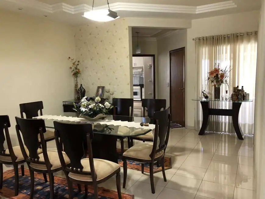 Casa de Condomínio com 4 Quartos à Venda, 380 m² por R$ 1.450.000 Avenida Ravena - Residencial Granville, Goiânia - GO