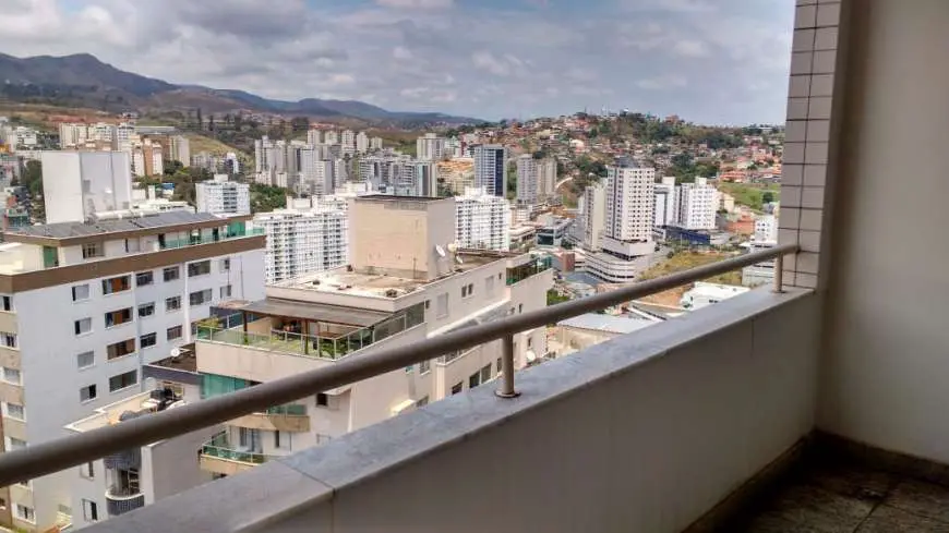 Cobertura com 3 Quartos para Alugar, 200 m² por R$ 2.300/Mês Buritis, Belo Horizonte - MG
