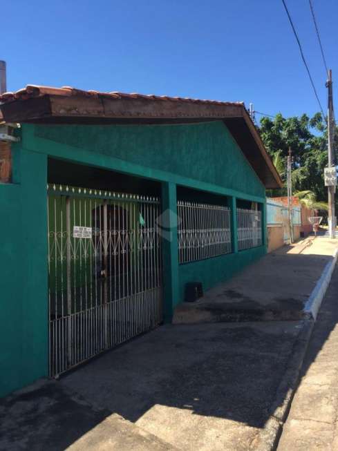 Casa com 3 Quartos à Venda, 159 m² por R$ 159.995 Rua Vinte e Três - Jardim Presidente, Cuiabá - MT